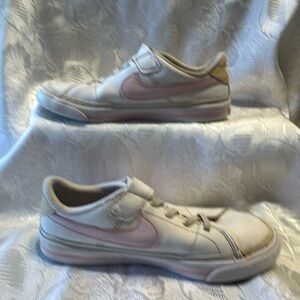 Nike Court Legacy sneakers Sz 2Y